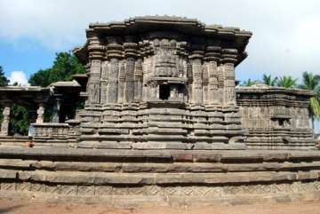 know more about the thousand pillar temple in ap