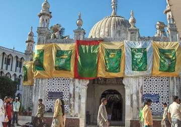 now muslim women s group seeks entry into mumbai s haji ali dargah