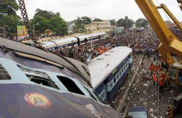 chidambaram suggests choppers to reach railway accident sites