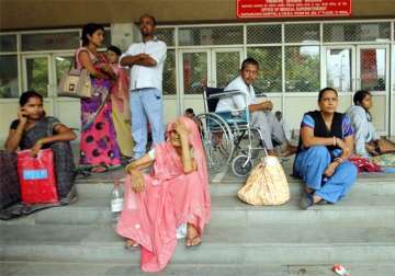 resident doctors in delhi call off 2 day long strike