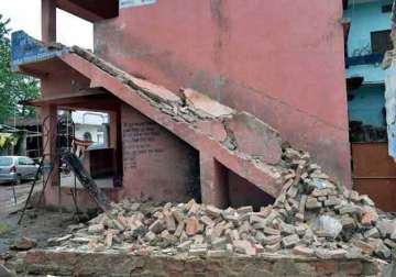 over 50 injured in bengal tremors