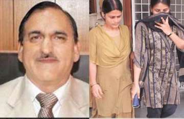 kashmir minister s daughter caught in munnabhai scam