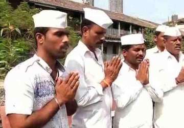 mumbai dabbawalas pray for siachen survivor