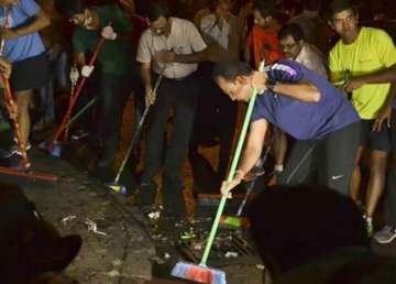 anil ambani takes swachh bharat abhiyan to badrinath kedarnath