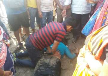 14 pune college students on picnic drown in sea in raigad district
