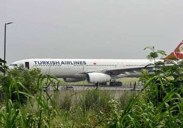 turkish airlines plane cleared for take off no bomb found