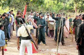 maoists kill five near lalgarh