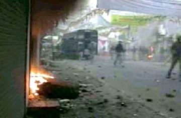 shops houses set ablaze during clash in bareilly