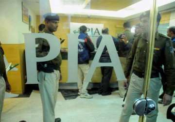 delhi right wing group attacks pia office