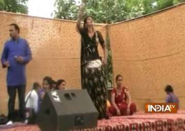girls dance at samajwadi party s function in noida to lure voters