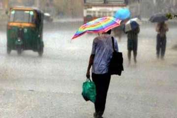 heavy rainfall lashes uttar pradesh
