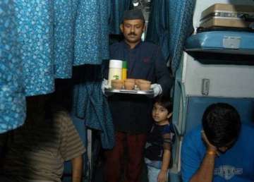 irctc to provide free food to passengers delayed due to fog