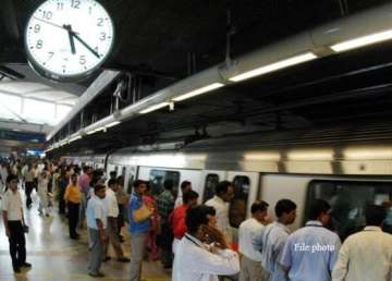 no entry exit available at rajiv chowk metro station post 9 pm