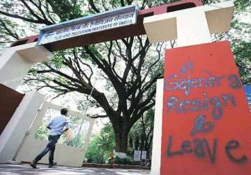 ftii row students ready for talks tomorrow clean chit to director prashant pathrabe