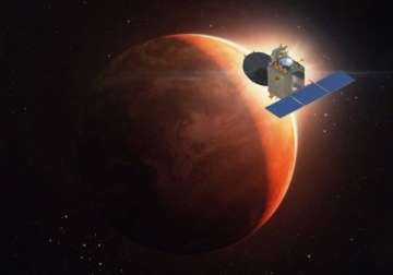 mars orbiter starts sending pictures