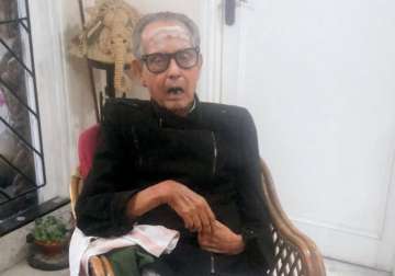 rk laxman to be accorded state funeral maharashtra govt