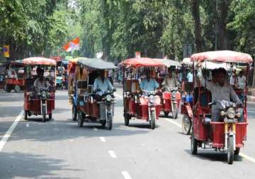 camps to be held to issue licences to e rickshaw drivers