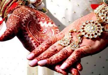 missing final year girl student marries 25 year old woman in faridabad