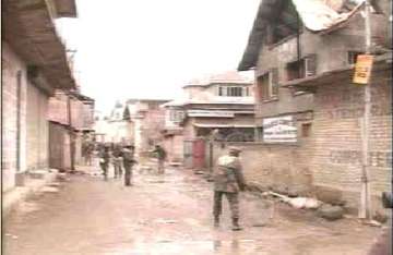 hizbul commander escapes after 14 hour long gunbattle in sopore