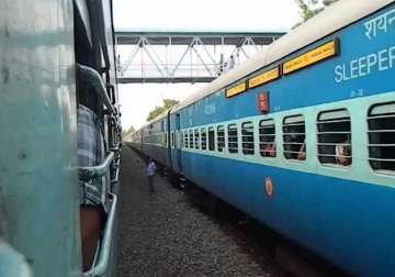 chennai mangalore express derails in tamil nadu 39 injured