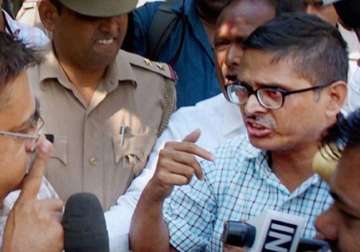 ips amitabh thakur s house searched by vigilance sleuths