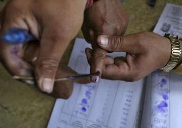 brisk polling in maharashtra