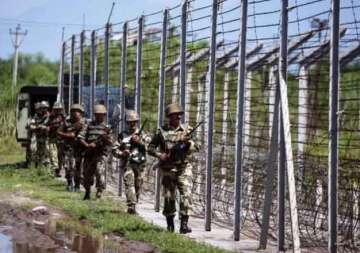 pakistan army violates ceasefire official