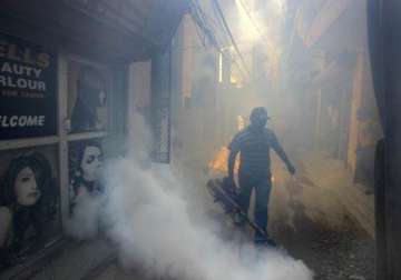 more than 1800 dengue cases in delhi 9 dead