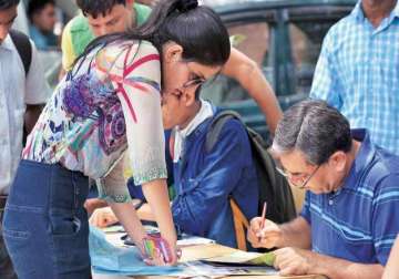 du admission over 1 lakh register online for ug courses