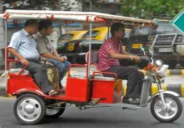 govt relaxes norms for licenses for e rickshaw drivers