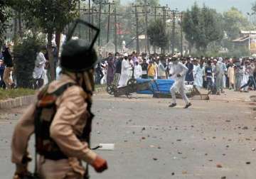 three injured in kashmir clashes after eid prayers