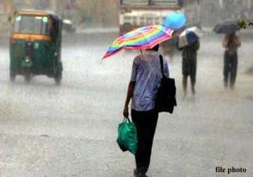 cyclone hudhud s fall out brings rains in rajasthan