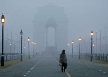 chilly foggy christmas morning in delhi
