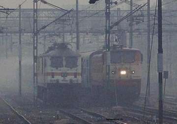 foggy friday morning in delhi delays 61 trains