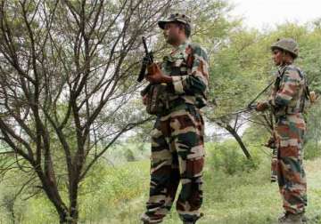 pakistani troops shell indian posts for 4th day in row