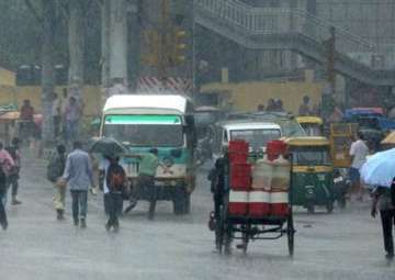 rain lashes delhi traffic hit