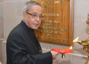 presidents and vps should be political persons pranab mukherjee
