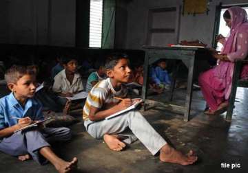 india needs 9 lakh primary school teachers up worst hit