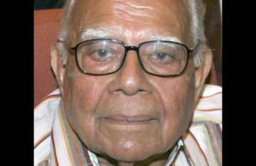 jethmalani raises queries over supreme court judge