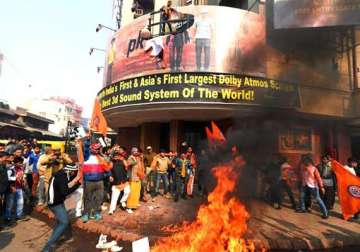 protests continue in gujarat against aamir khan s pk