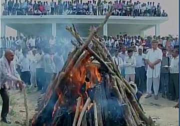 last rites of farmer gajendra singh performed in dausa