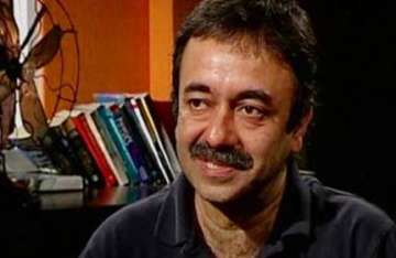 chetan bhagat is lying says rajkumar hirani