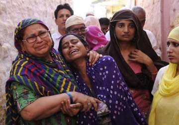 dadri lynching hindu family gives shelter to victim s family