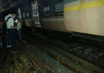 derailment disrupts mumbai suburban railway train services