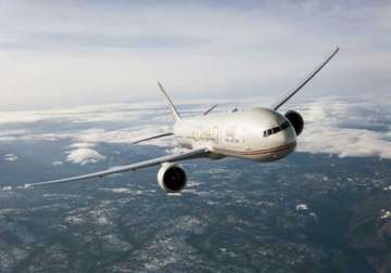 unidentified plane spotted by etihad flight over mumbai