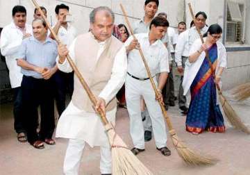 dengue outbreak time to take swachh bharat abhiyan seriously