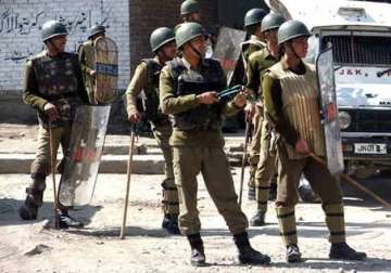police prevent 6 kashmiri youths from joining militant ranks