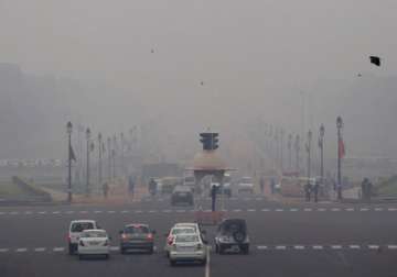 delhi records only 7 healthy days in the last few years