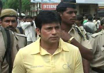 did not give sanjay dutt weapons in 1993 abu salem