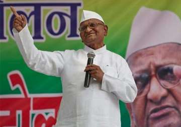 anna hazare calls off farmers march against land bill